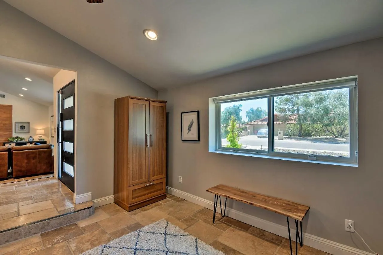 Holiday home Scottsdale Oasis With Outdoor Bar And Pool! Villa