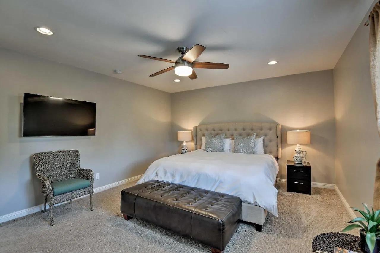 Holiday home Scottsdale Oasis With Outdoor Bar And Pool! Villa