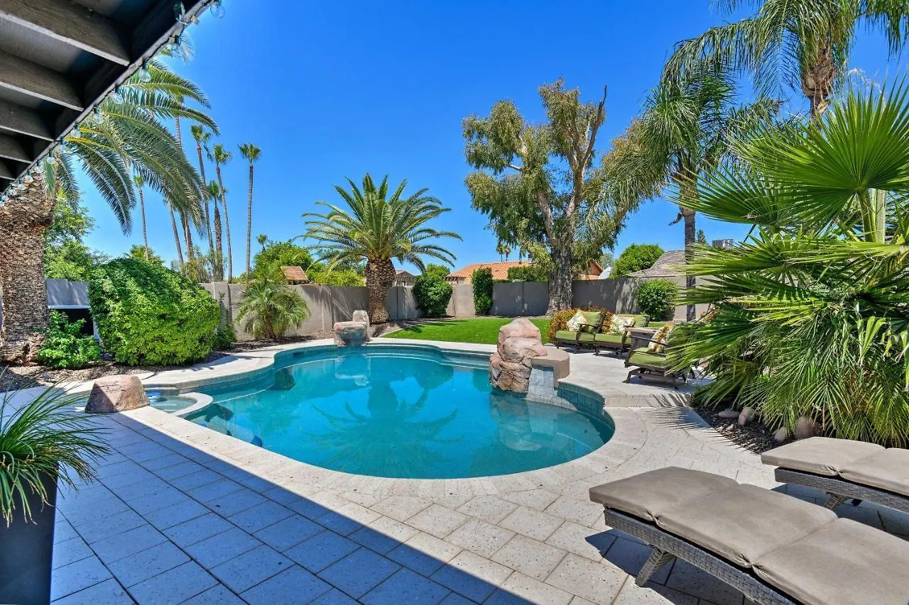 Holiday home Scottsdale Oasis With Outdoor Bar And Pool! Villa