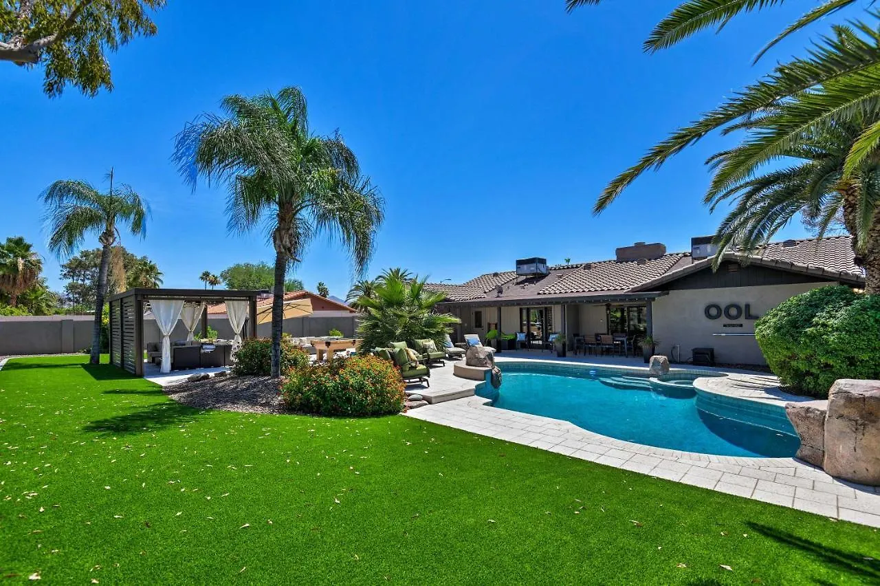 Holiday home Scottsdale Oasis With Outdoor Bar And Pool! Villa